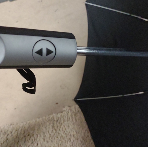 New LEIGHTON UMBRELLA Folding Auto Open Black w/ Slip Case - Concordia - Picture 6 of 7